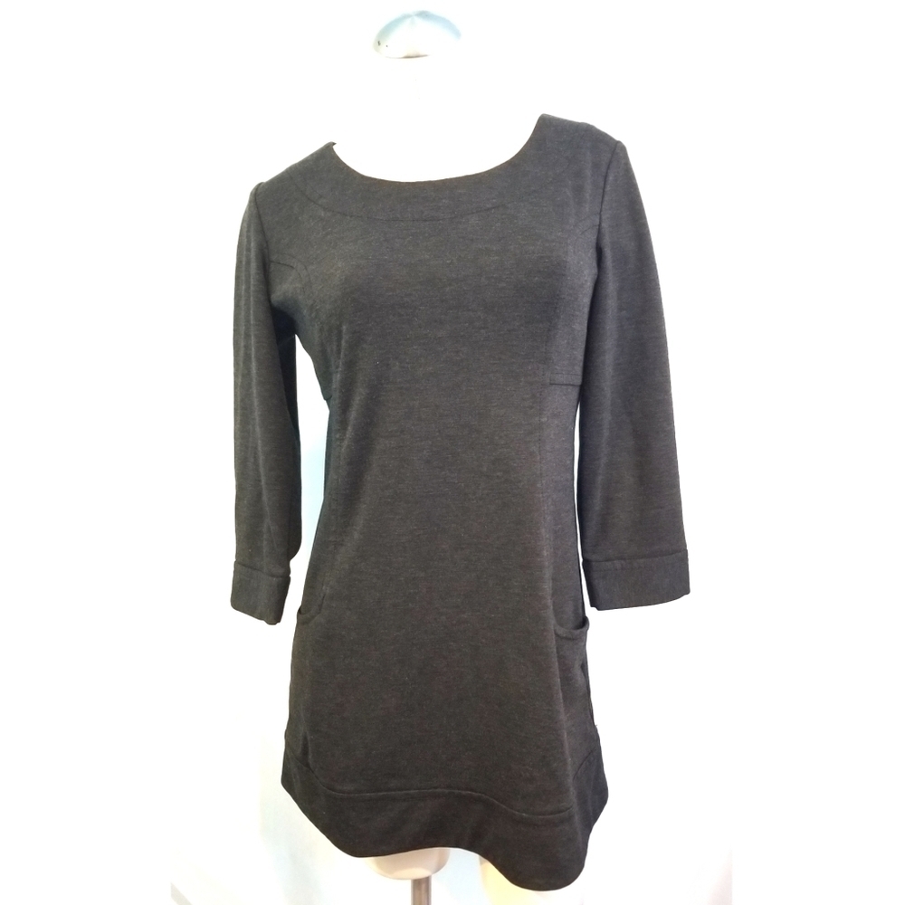 3/$25 Max Studio Size M Gray Tunic Top